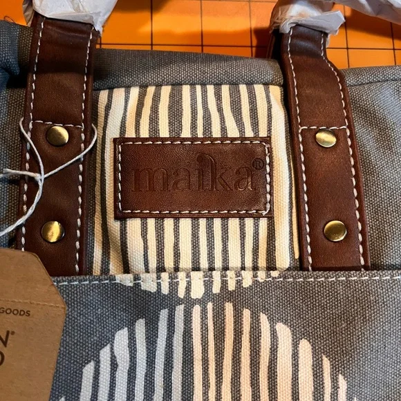 Maika ‘Big Sur’ Commuter Tote and Zipper Pouch set - Picture 3 of 9